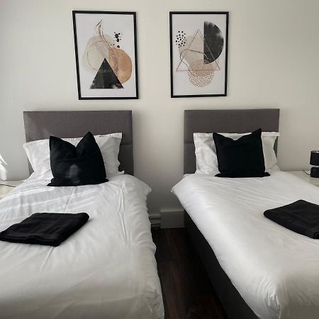 Lovely 2Bedroom 4Mins From Wimbledon Station Londra Dış mekan fotoğraf