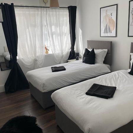Lovely 2Bedroom 4Mins From Wimbledon Station Londra Dış mekan fotoğraf