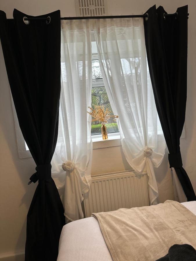 Lovely 2Bedroom 4Mins From Wimbledon Station Londra Dış mekan fotoğraf