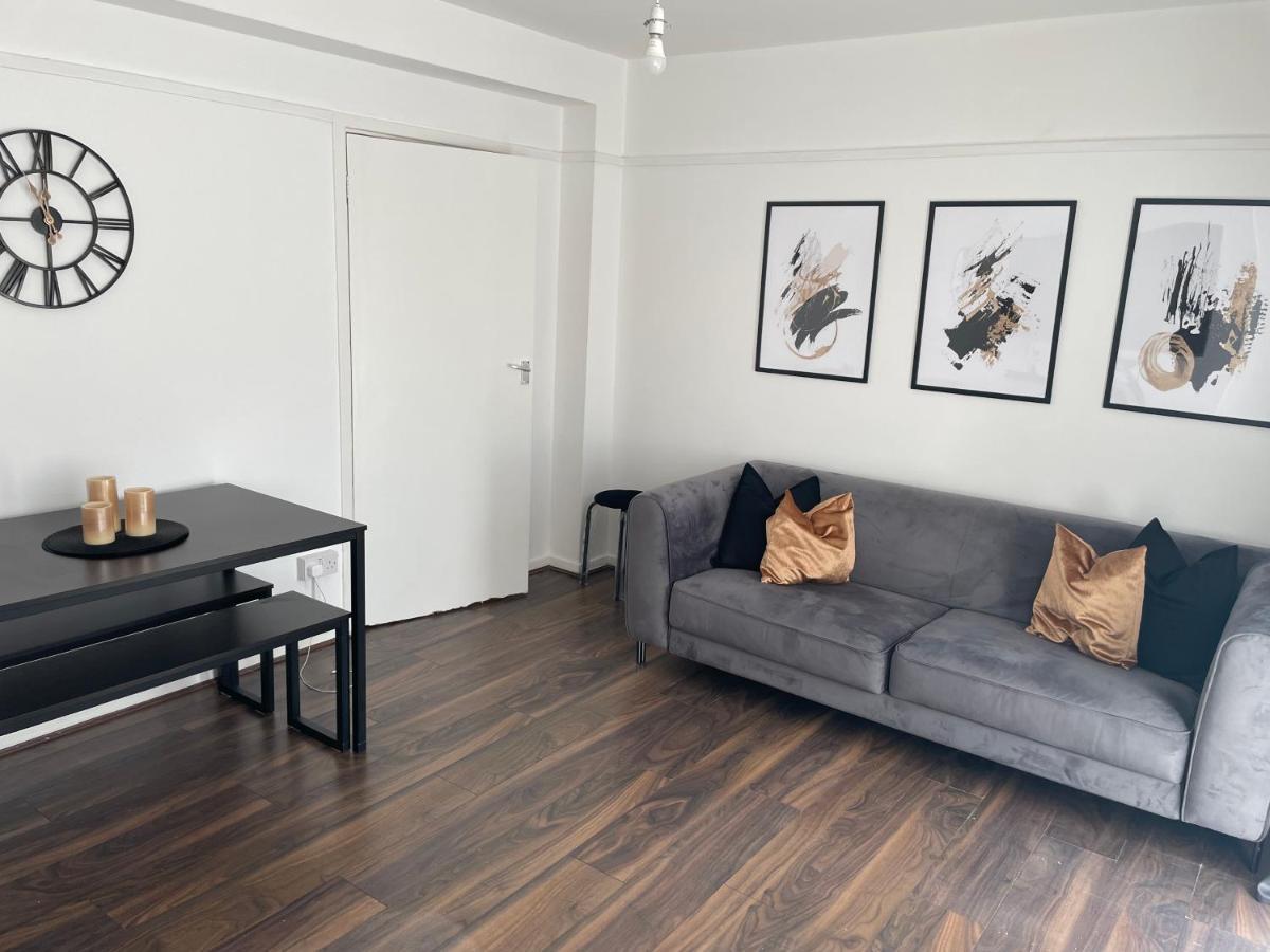 Lovely 2Bedroom 4Mins From Wimbledon Station Londra Dış mekan fotoğraf