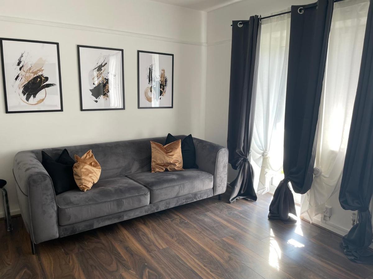 Lovely 2Bedroom 4Mins From Wimbledon Station Londra Dış mekan fotoğraf