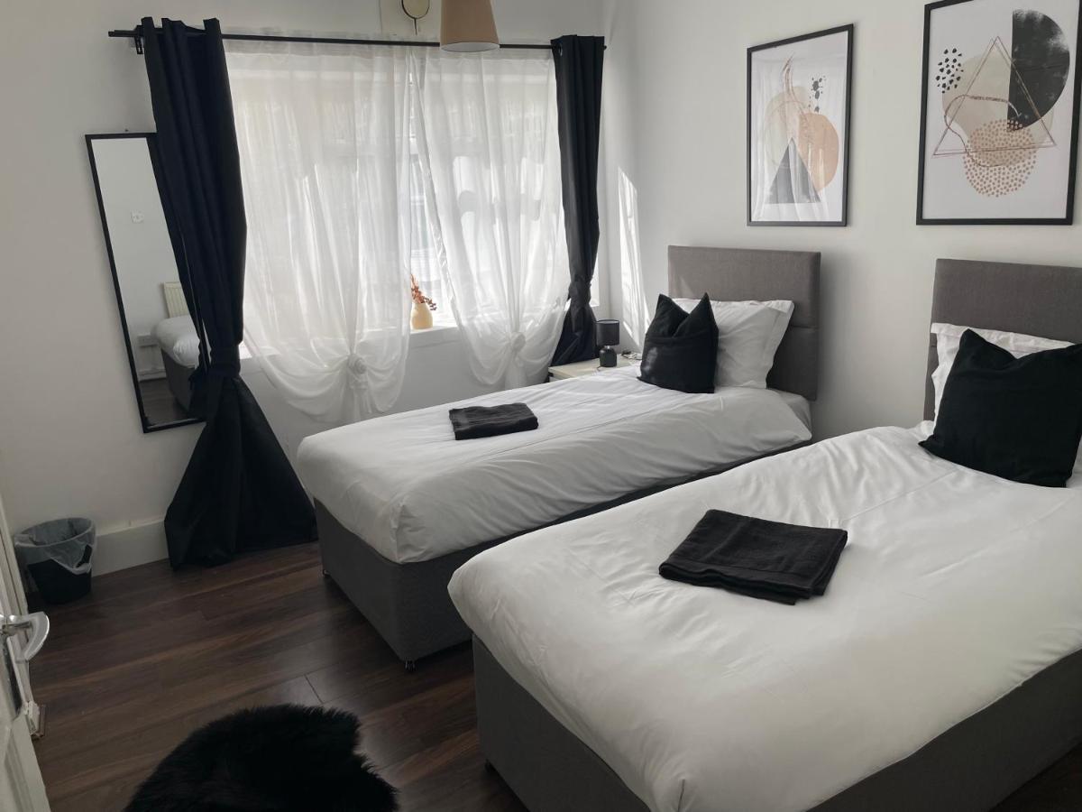Lovely 2Bedroom 4Mins From Wimbledon Station Londra Dış mekan fotoğraf
