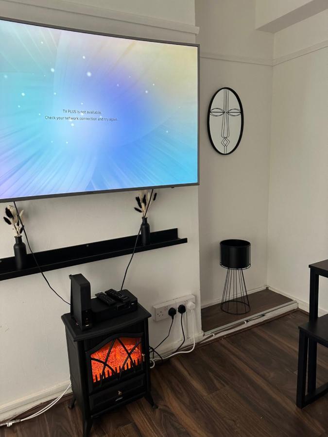 Lovely 2Bedroom 4Mins From Wimbledon Station Londra Dış mekan fotoğraf